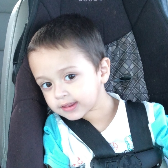 Meet your Posher, April Diane Ramirez - Picture 5 of 12